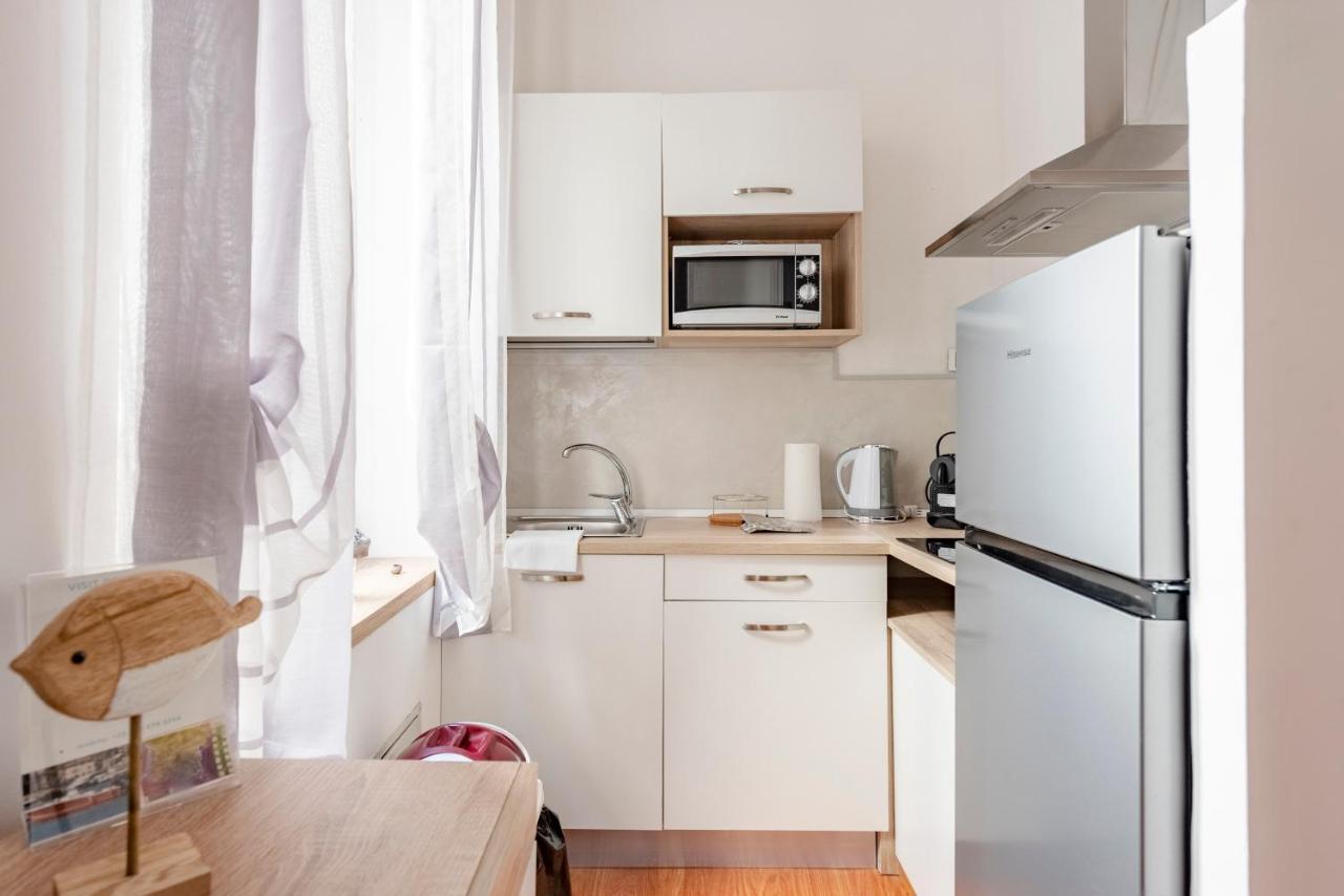 Mazzini 12 Very Central Apartment With Private Garage, Air Conditioning, Wifi, Just 50 Meters From The Beach Rapallo Zewnętrze zdjęcie
