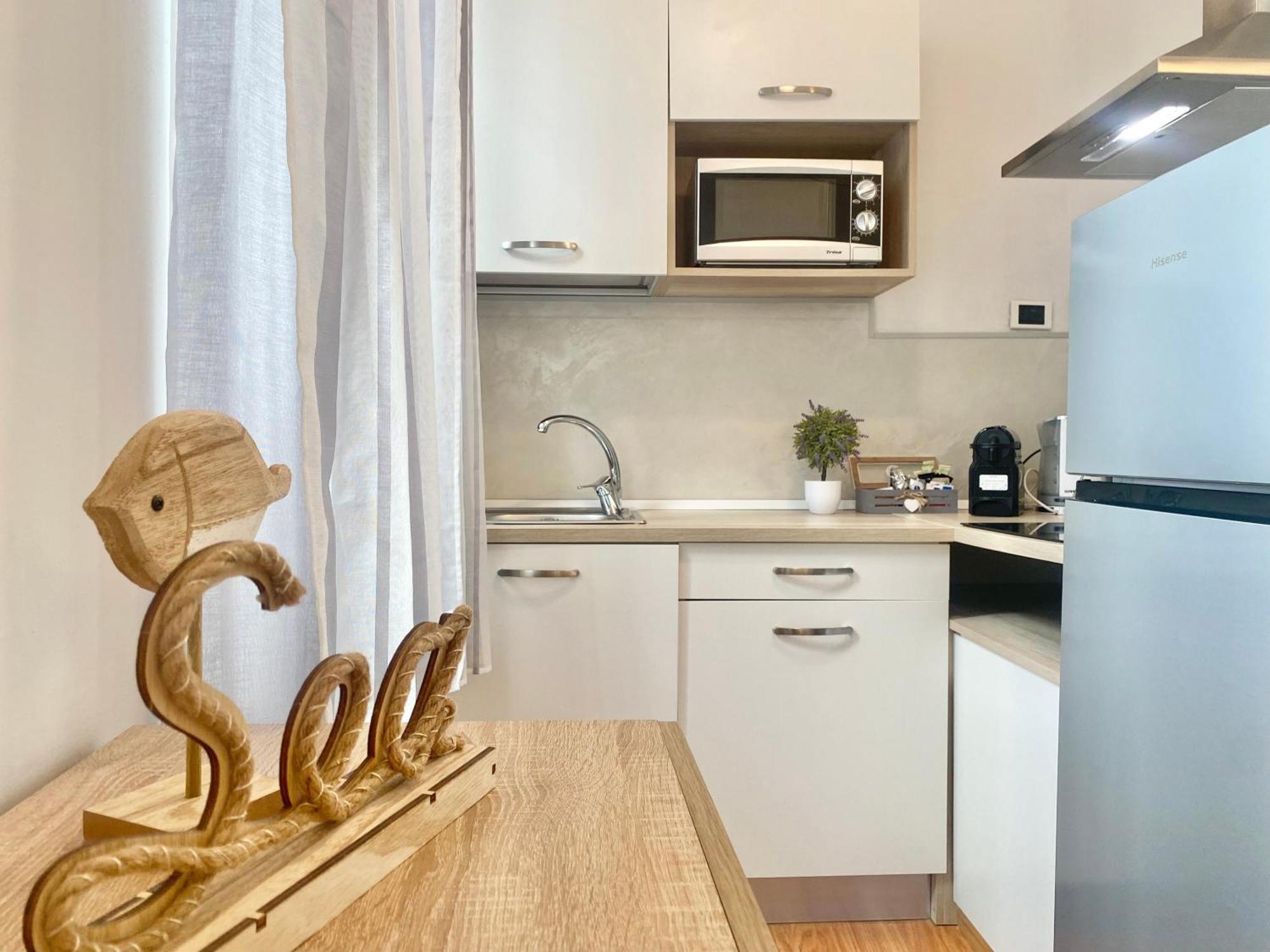 Mazzini 12 Very Central Apartment With Private Garage, Air Conditioning, Wifi, Just 50 Meters From The Beach Rapallo Zewnętrze zdjęcie