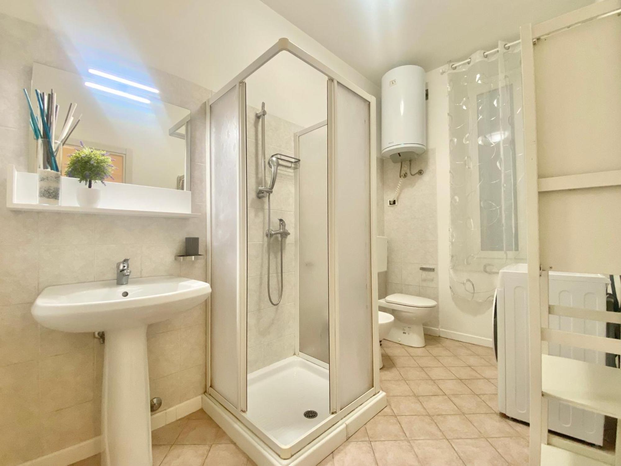 Mazzini 12 Very Central Apartment With Private Garage, Air Conditioning, Wifi, Just 50 Meters From The Beach Rapallo Zewnętrze zdjęcie