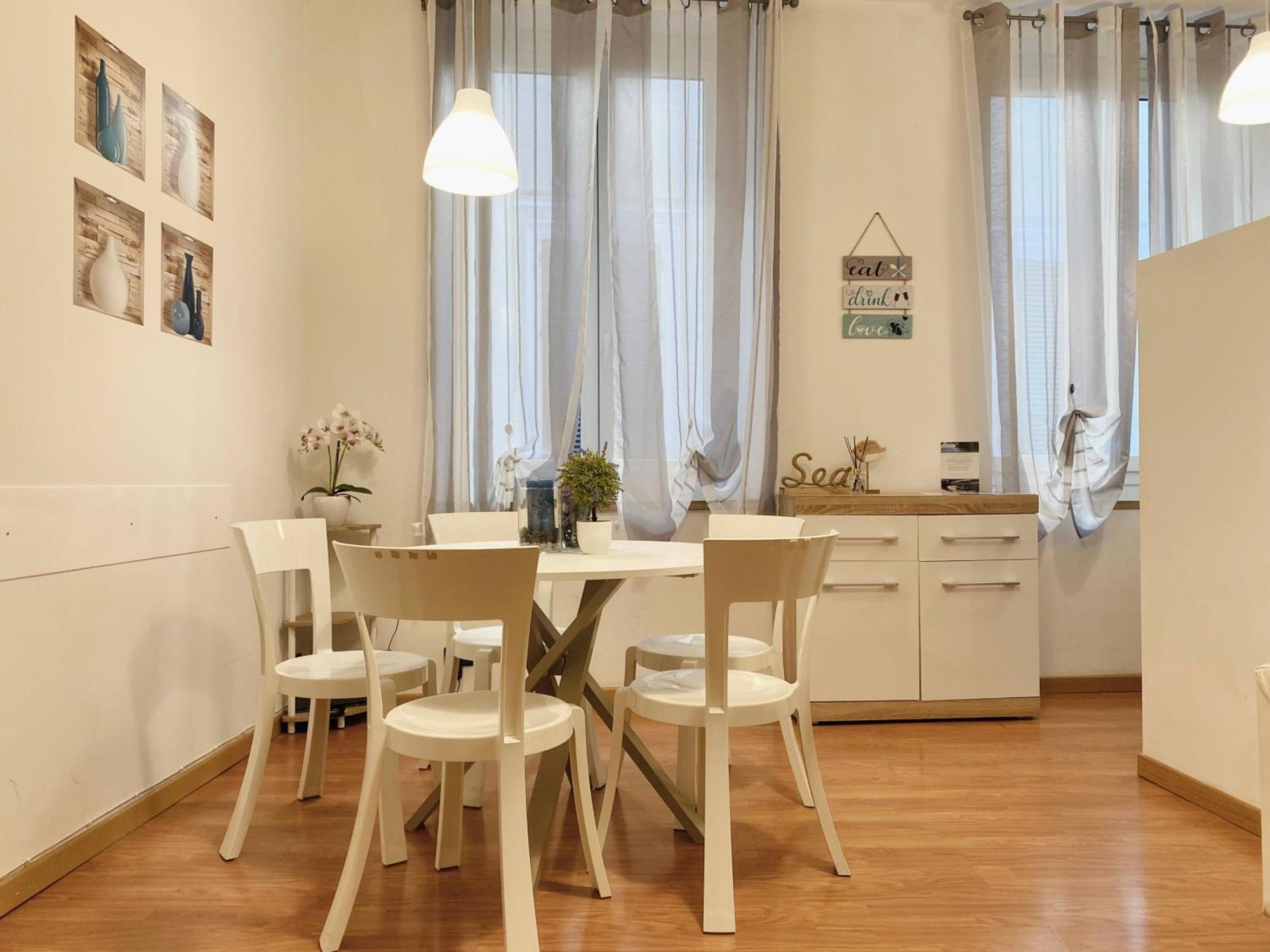 Mazzini 12 Very Central Apartment With Private Garage, Air Conditioning, Wifi, Just 50 Meters From The Beach Rapallo Zewnętrze zdjęcie